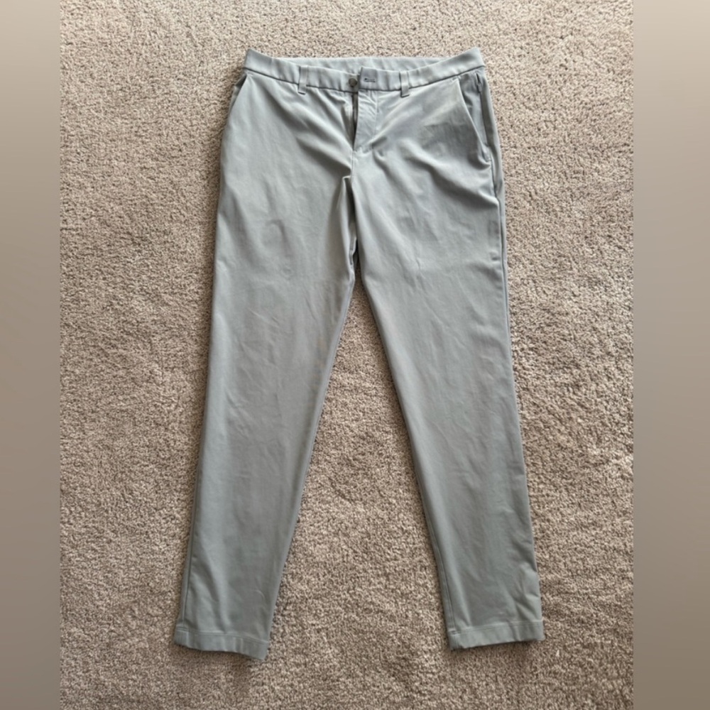 Lululemon ABC Slim-Fit Trouser 34” L in Silver Drop